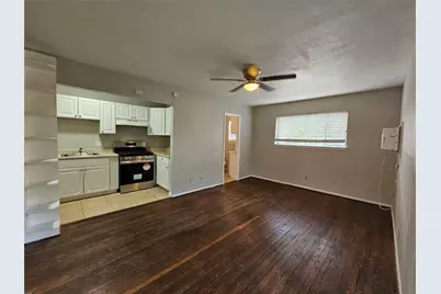 1806 W Main Street #8, Houston, TX 77098 - Photo 4