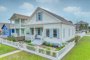 1127 Avenue M, Galveston, TX 77550 - Photo 2