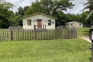 6708 Hawthorne Rd, Hitchcock, TX 77563 - Photo 1