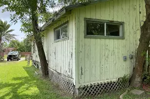 6708 Hawthorne Rd, Hitchcock, TX 77563 - Photo 8