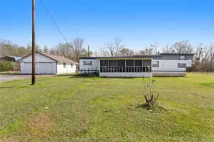 2993 Shroeder Ln, Alvin, TX 77511 - Photo 2