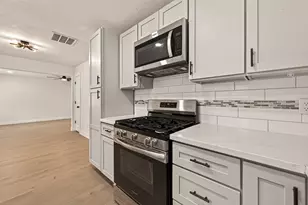 9527 Vanwood St, Houston, TX 77040 - Photo 10