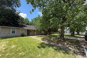 6026 Glenhurst Dr, Houston, TX 77033 - Photo 2