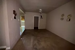 6026 Glenhurst Dr, Houston, TX 77033 - Photo 14