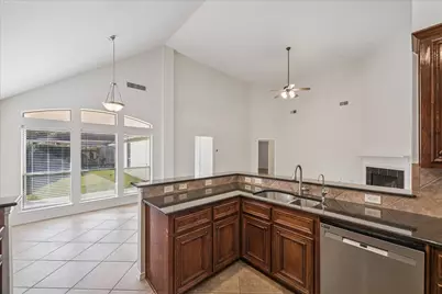 2201 Cambridge Shores Lane, Pearland, TX 77584 - Photo 10