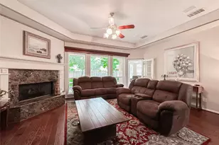 9402 Brentwood Lakes Cir, Spring, TX 77379 - Photo 16