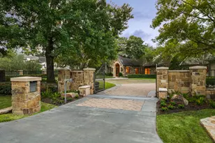 1 Gage Ct, Houston, TX 77024 - Photo 4