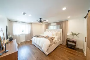 2011 Ottawa Ln, Houston, TX 77043 - Photo 1