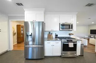 2011 Ottawa Ln, Houston, TX 77043 - Photo 16