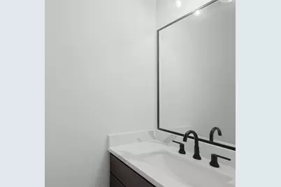 326 Eastwood Street, Houston, TX 77011 - Photo 16