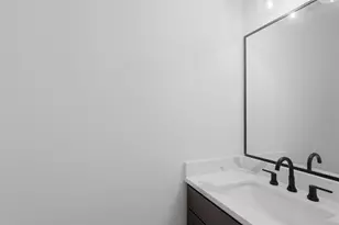 326 Eastwood St, Houston, TX 77011 - Photo 16