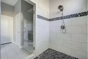 610 Rain Cloud Dr, Baytown, TX 77523 - Photo 16