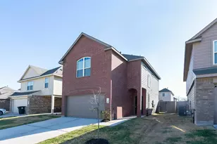 13235 Ingram Gap Ln, Houston, TX 77048 - Photo 2