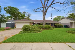 9910 Pine Lake Dr, Houston, TX 77055 - Photo 1