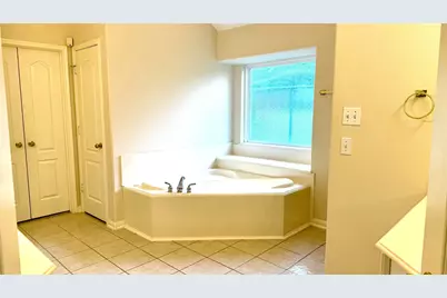 11010 Watson Mill Court, Sugar Land, TX 77498 - Photo 10