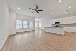 3015 King Oaks St, Baytown, TX 77251 - Photo 8