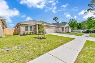 3015 King Oaks St, Baytown, TX 77251 - Photo 2