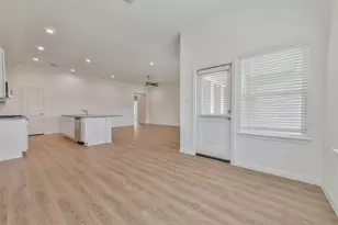 3015 King Oaks St, Baytown, TX 77251 - Photo 12