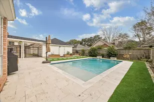 15910 Park Center Dr, Houston, TX 77059 - Photo 28