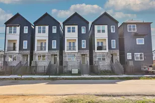 1020 W 15th 1/2 St, Houston, TX 77008 - Photo 2