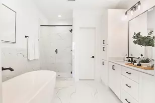 1020 W 15th 1/2 St, Houston, TX 77008 - Photo 34