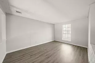 4319 Tiffany Dr, Houston, TX 77045 - Photo 4