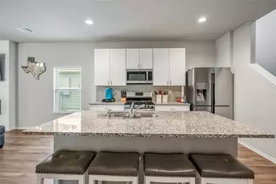 210 Bellewood Manor Drive, Magnolia, TX 77354 - Photo 6