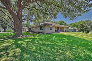 1600 Pecan St, Brenham, TX 77833 - Photo 2