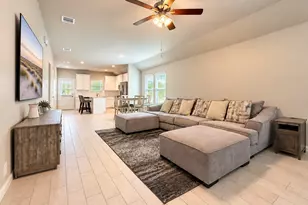 13313 Dalvay Beach Dr, Texas City, TX 77568 - Photo 2