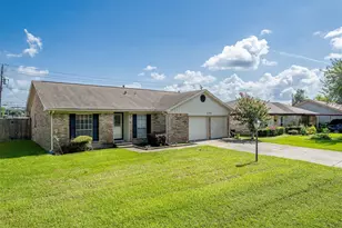 206 Kelly Ln, Baytown, TX 77521 - Photo 4
