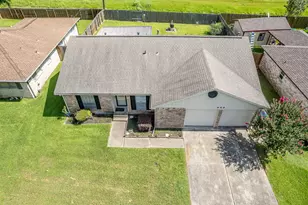 206 Kelly Ln, Baytown, TX 77521 - Photo 8