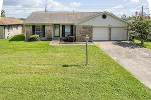 206 Kelly Ln, Baytown, TX 77521 - Photo 4