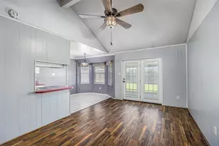 206 Kelly Ln, Baytown, TX 77521 - Photo 12