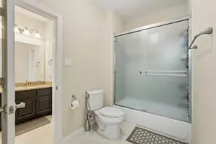 6011 Abercombie Ln, Sugar Land, TX 77479 - Photo 32