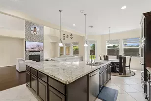 6011 Abercombie Ln, Sugar Land, TX 77479 - Photo 14