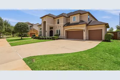 6011 Abercombie Lane, Sugar Land, TX 77479 - Photo 4