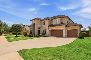 6011 Abercombie Ln, Sugar Land, TX 77479 - Photo 4