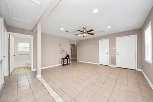 5202 Pensdale St, Houston, TX 77033 - Photo 10