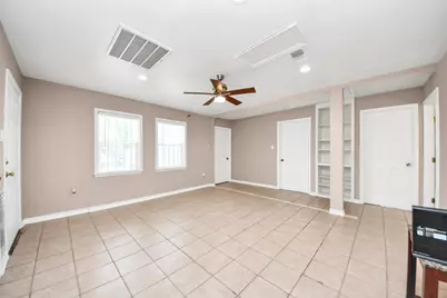 5202 Pensdale Street, Houston, TX 77033 - Photo 8