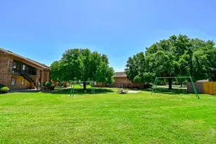 1845 5th St, Hempstead, TX 77445 - Photo 4