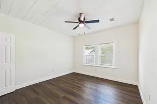 24 11th Ave N, Texas City, TX 77590 - Photo 12