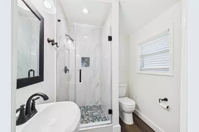 24 11th Avenue N, Texas City, TX 77590 - Photo 8