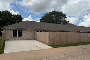 7178 Crownwest St, Houston, TX 77072 - Photo 1