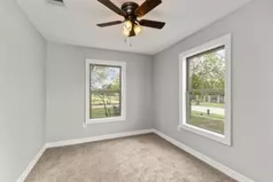 5210 Pickfair St, Houston, TX 77026 - Photo 10