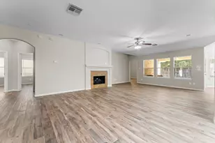 34 Bryce Branch Cir, The Woodlands, TX 77382 - Photo 10