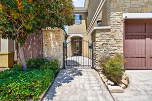 8217 Cabernet Ln, Houston, TX 77055 - Photo 2