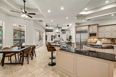 3 N Benton Woods Circle, The Woodlands, TX 77382 - Photo 18