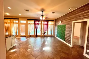 2801 Field Hollow Dr, Pearland, TX 77584 - Photo 10