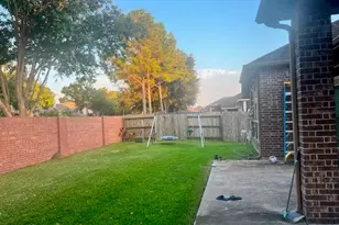 2801 Field Hollow Dr, Pearland, TX 77584 - Photo 6