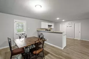 1800 Thompson St, La Marque, TX 77568 - Photo 6